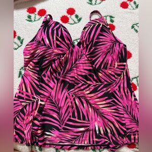 Island Escape Pink tankini top with cups size 6